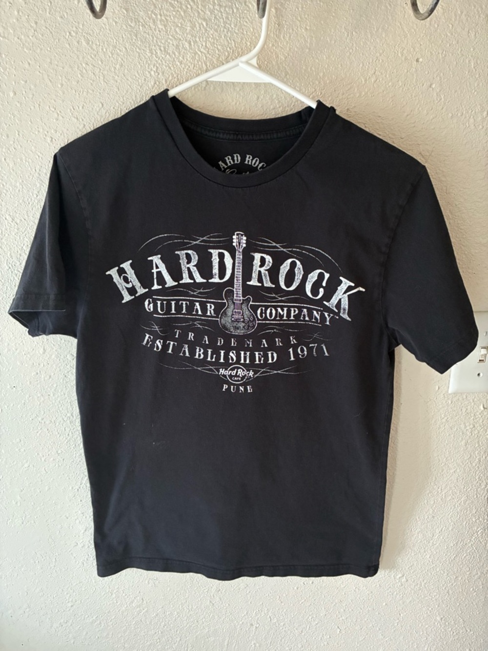 Hard Rock Cafe Pune Hard Rock Guitar Company Tee Shirt